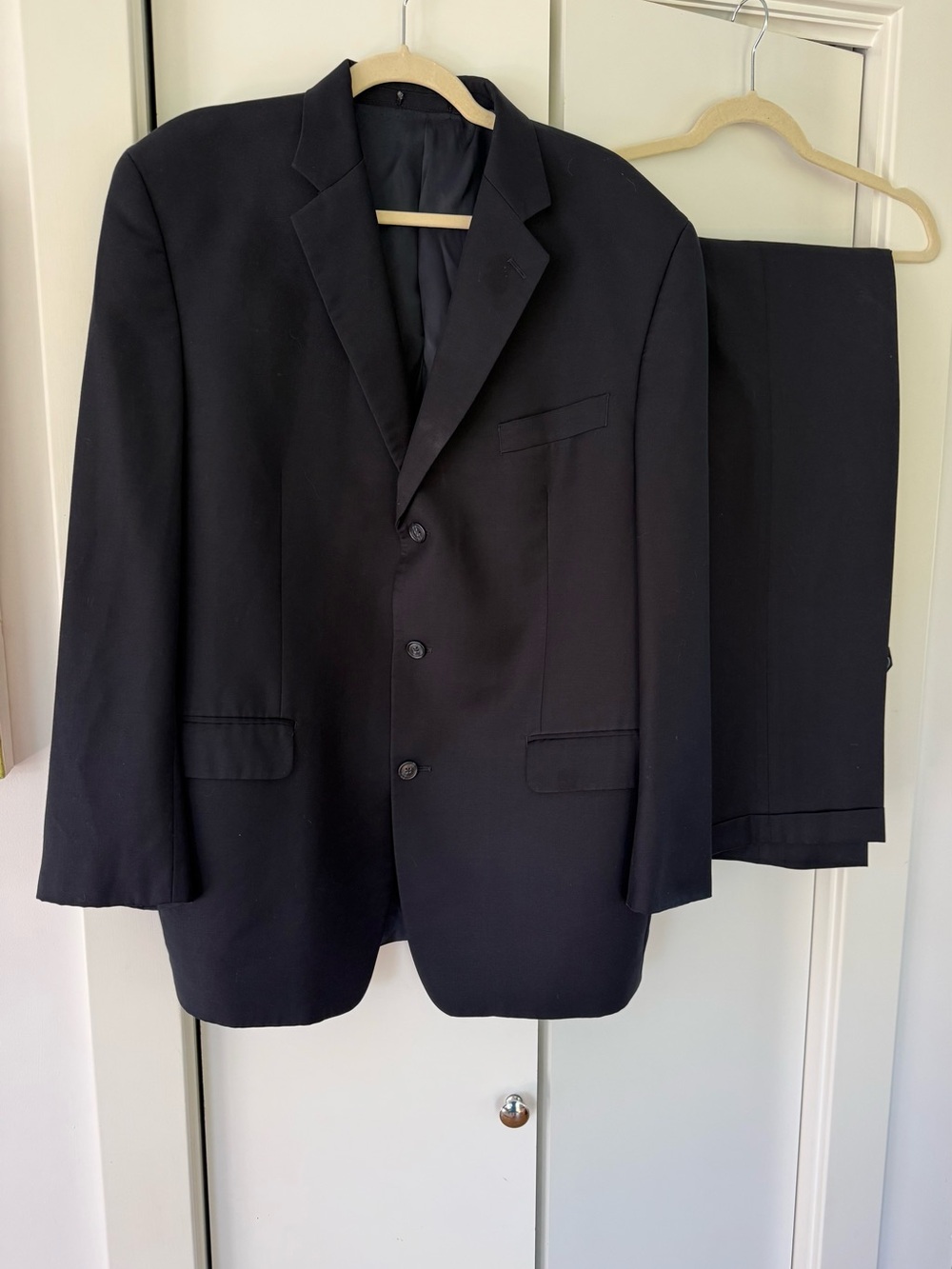 Calvin Klein Men’s Black 2-Piece Suit 44R | 3-Button Wool Blend Jacket & Pleated